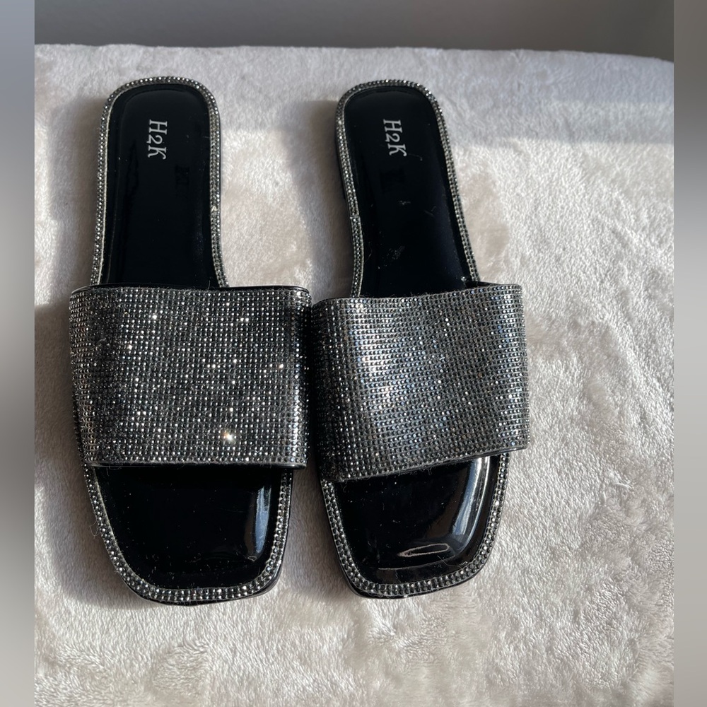 H2K Women's‎ Sparkling, Glossy Black and Silver Slide Flats Sandals